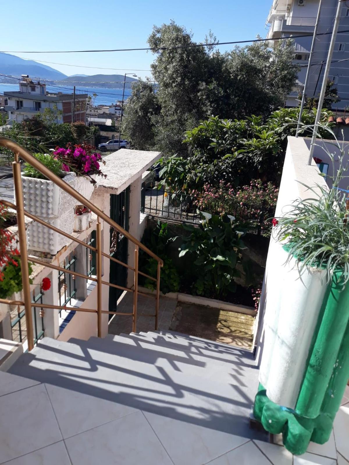 SarandëRezartアパートメント エクステリア 写真