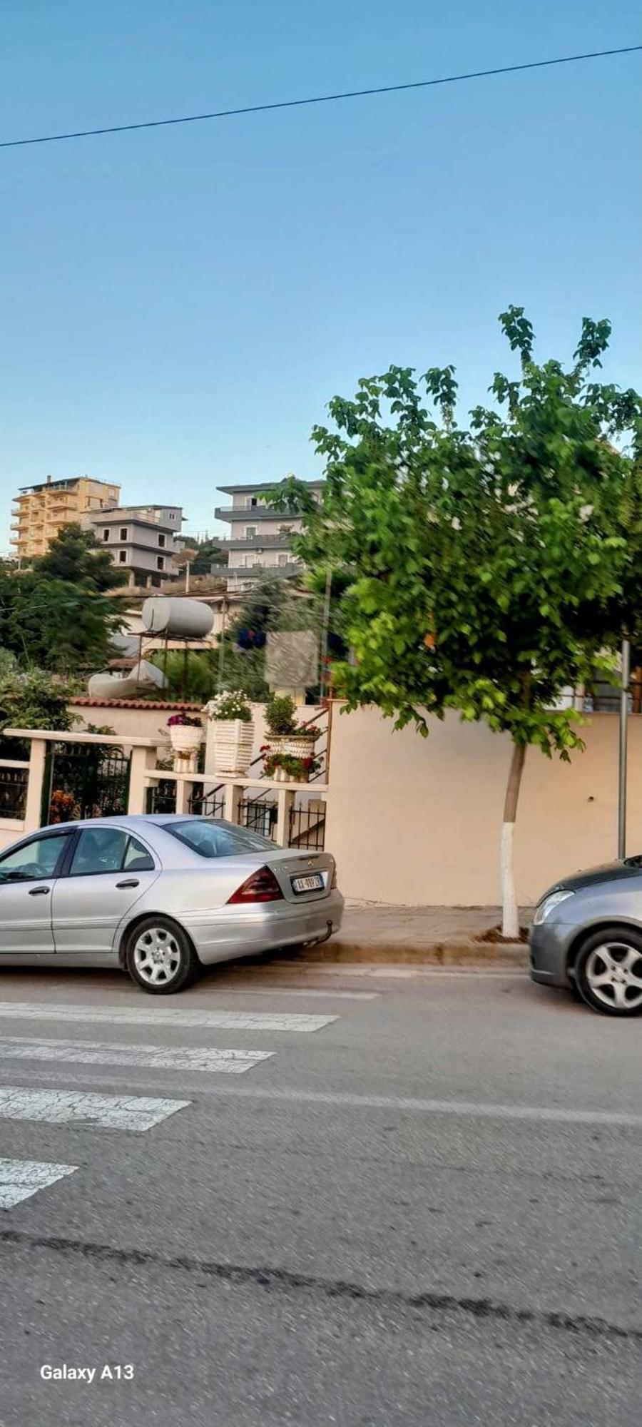 SarandëRezartアパートメント エクステリア 写真