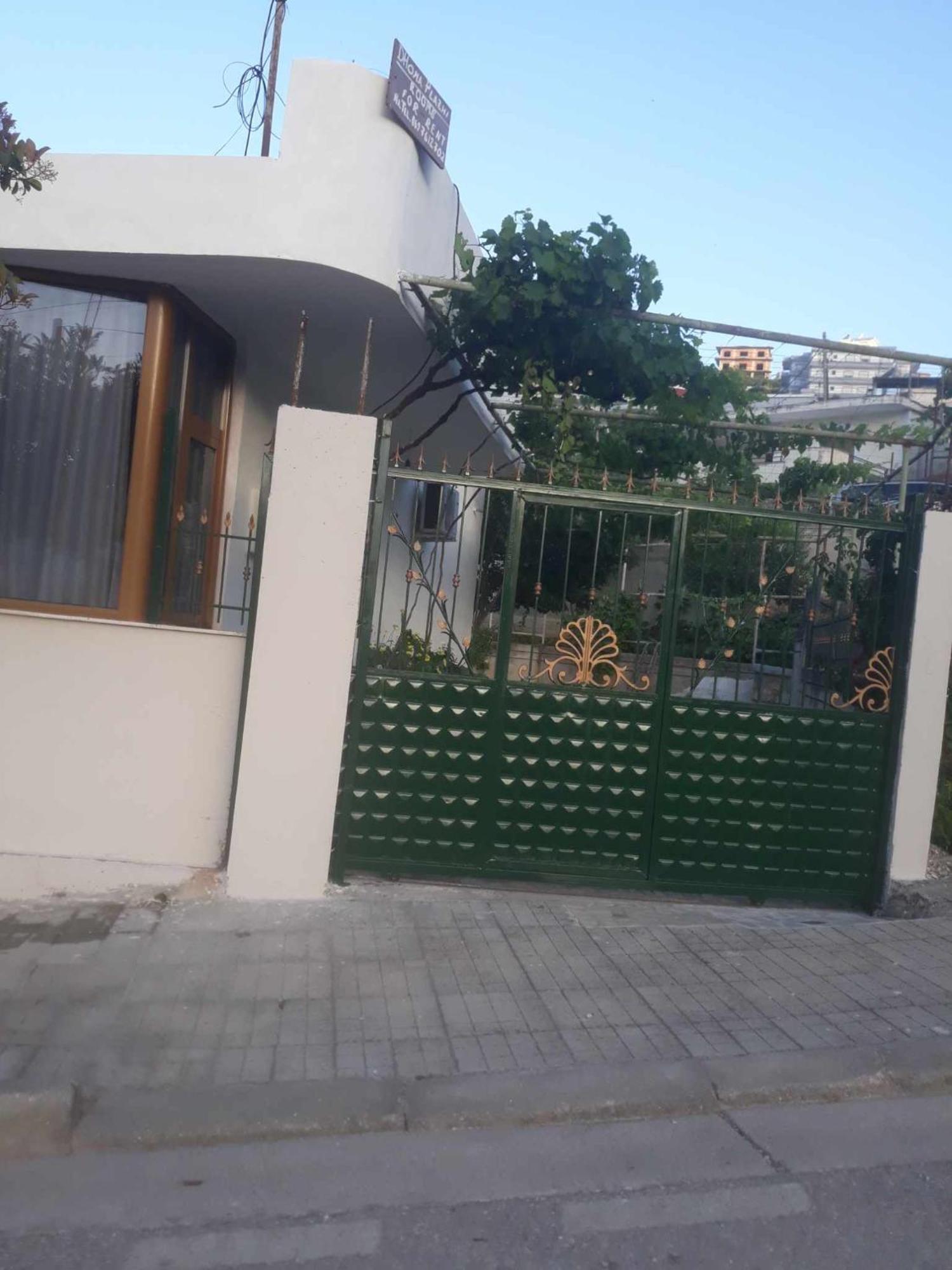 SarandëRezartアパートメント エクステリア 写真